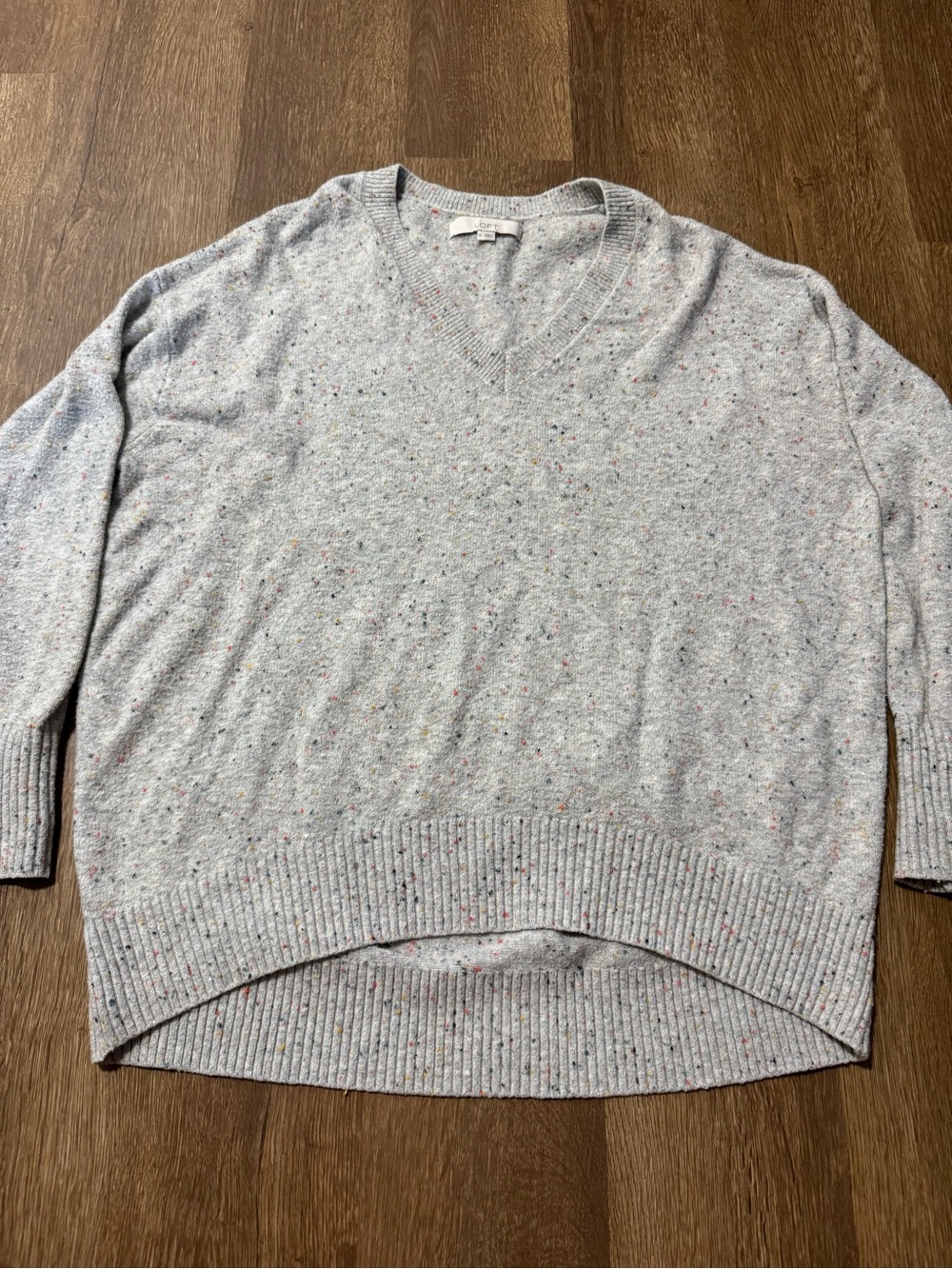 LOFT Sweater Grey with Multicolor Flecks V-neck Long Sleeve Size Medium